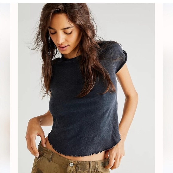 Free People Be my Baby Tee Shirt - KELLY GREEN 🍀 - Picture 1 of 8